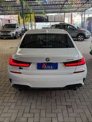 BMW-320i-2021