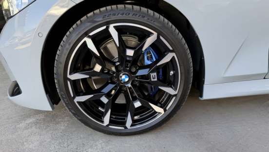 BMW-320i-2025