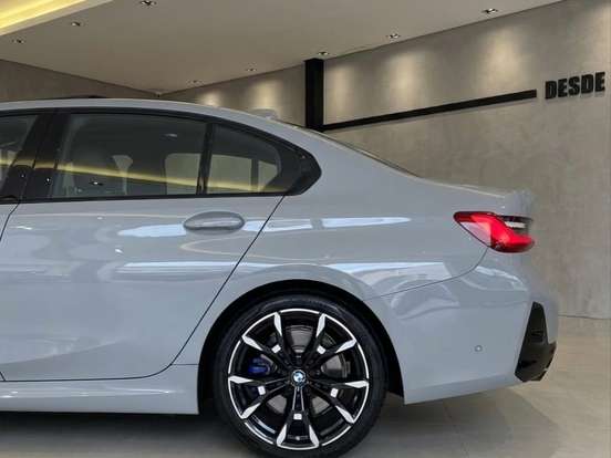 BMW-320i-2025