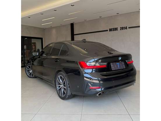 BMW-320i-2020