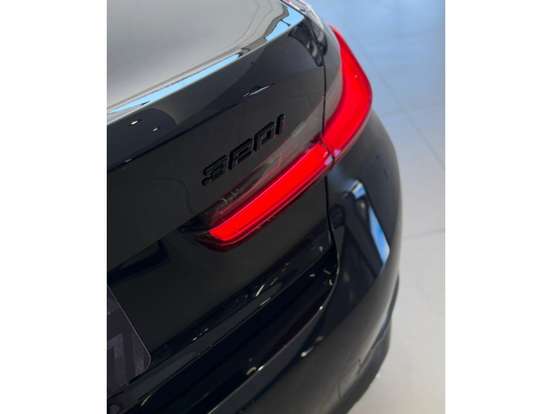 BMW-320i-2020