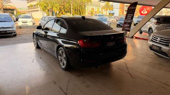 BMW-320i-2012