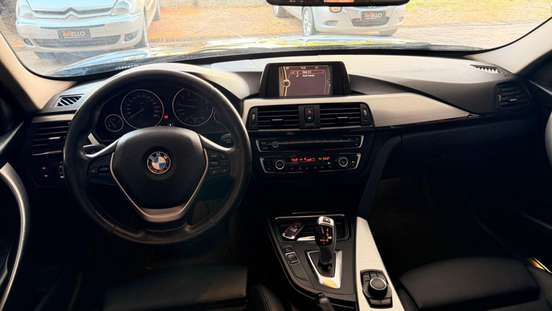 BMW-320i-2012