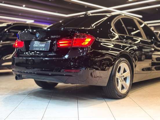 BMW-320i-2.0 16V TURBO GASOLINA 4P AUTOMÁTICO BMW-320i-2013
