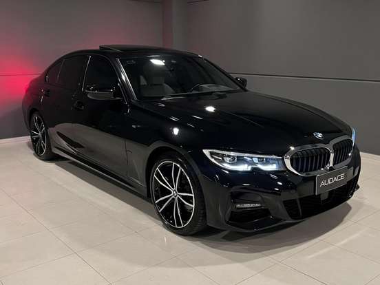 BMW-320i-2021