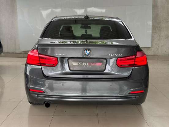 BMW-320i-2017