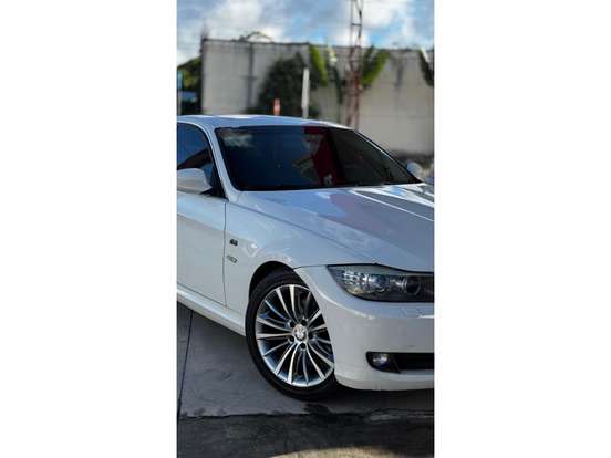 BMW-325i-2.5 SEDAN 24V GASOLINA 4P AUTOMÁTICO BMW-325i-2011
