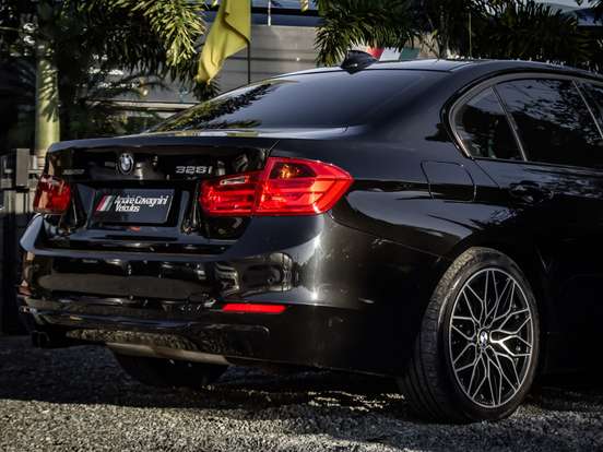 BMW-328i-2.0 M SPORT 16V ACTIVEFLEX 4P AUTOMÁTICO BMW-328i-2014