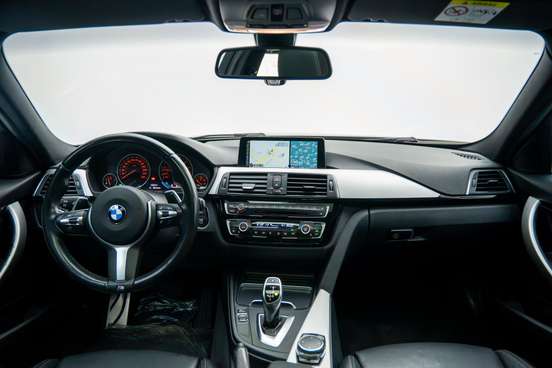 BMW-328i-2016