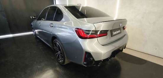 BMW-330e-2024