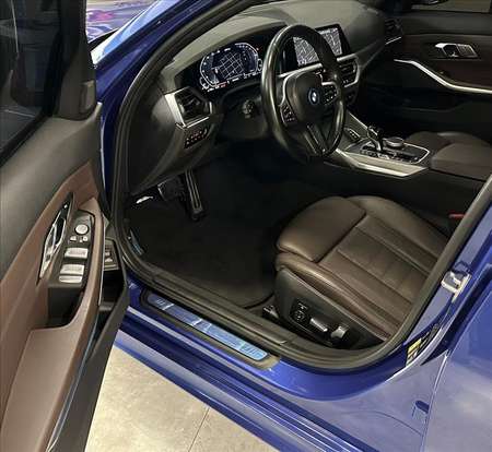 BMW-330e-2021