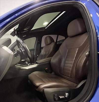 BMW-330e-2021