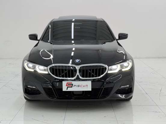 BMW-330e-2020