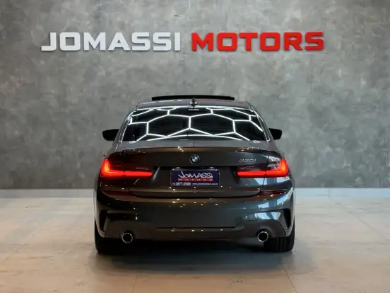 BMW-330i-2019