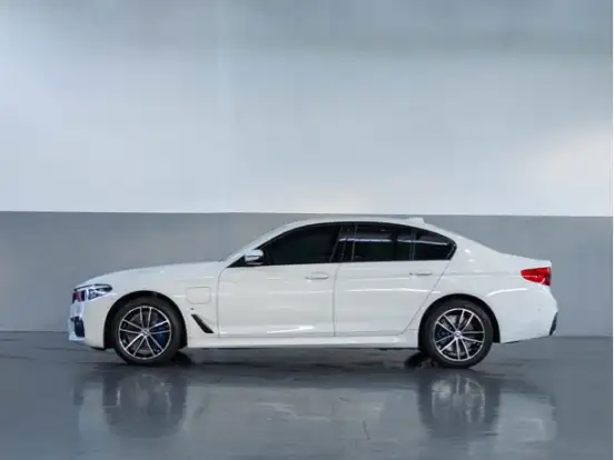 BMW-530e-2.0 16V TWINPOWER HÍBRIDO M SPORT AUTOMÁTICO BMW-530e-2019