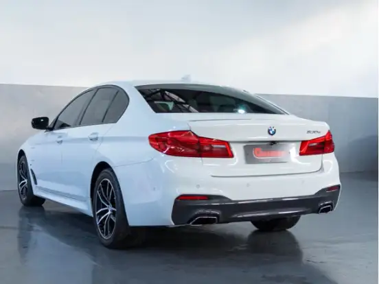 BMW-530e-2.0 16V TWINPOWER HÍBRIDO M SPORT AUTOMÁTICO BMW-530e-2019