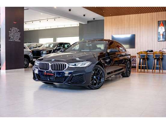 BMW-530e-2022
