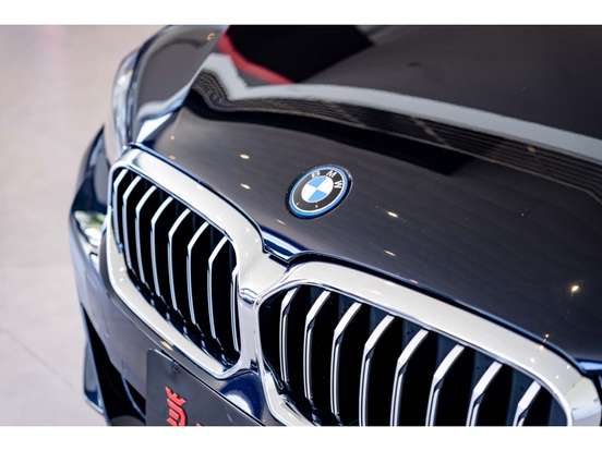 BMW-530e-2022