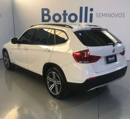 BMW-X1-2011