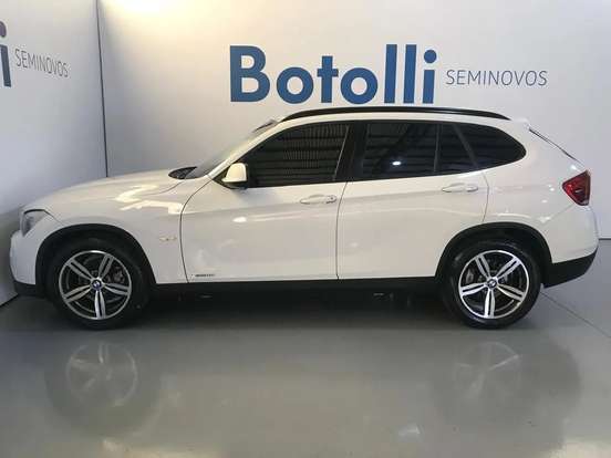 BMW-X1-2011