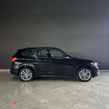 BMW-X1-2021