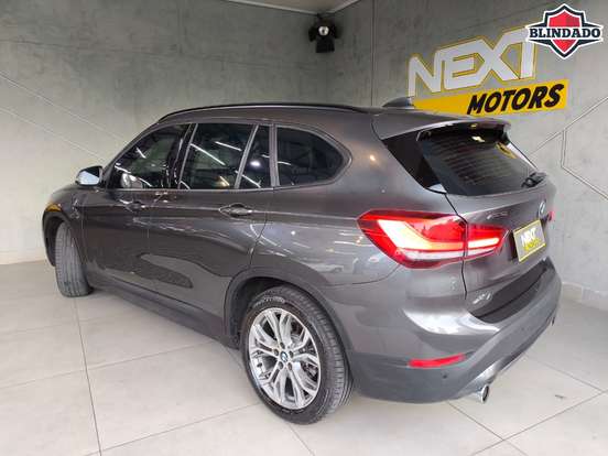 BMW-X1-2021