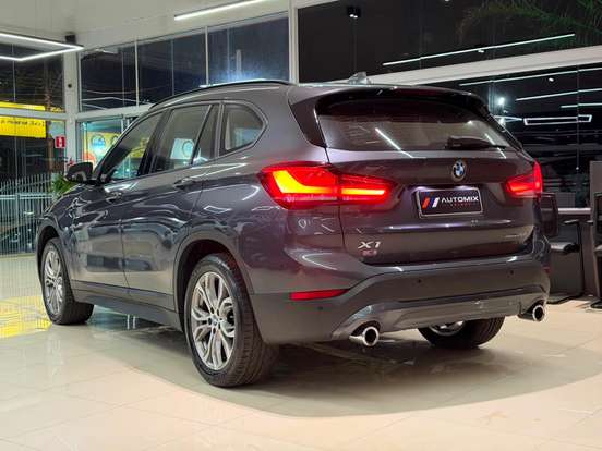 BMW-X1-2021