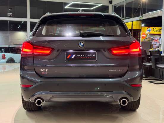 BMW-X1-2021