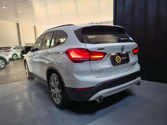 BMW-X1-2021
