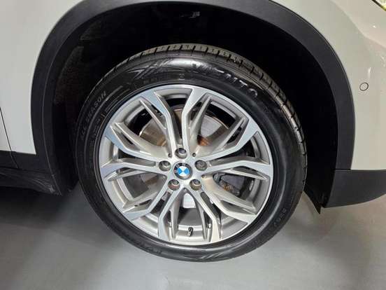 BMW-X1-2021