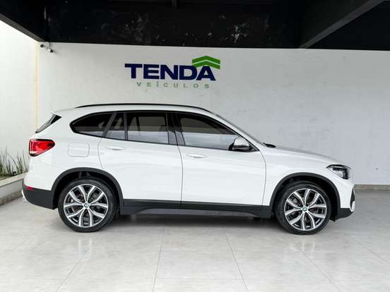 BMW-X1-2.0 16V TURBO ACTIVEFLEX SDRIVE20I X-LINE 4P AUTOMÁTICO BMW-X1-2022