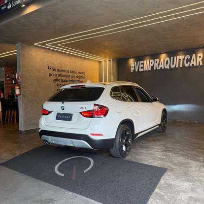 BMW-X1-2.0 16V TURBO GASOLINA SDRIVE20I 4P AUTOMÁTICO BMW-X1-2013