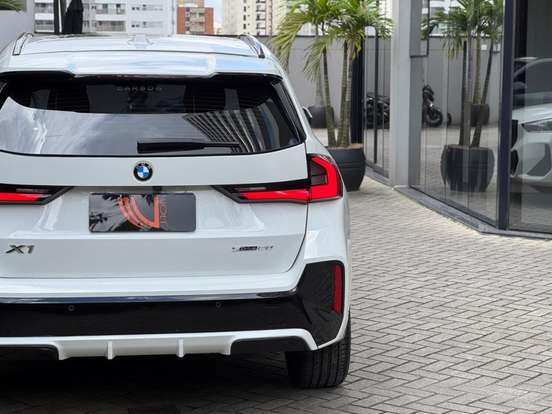 BMW-X1-2022