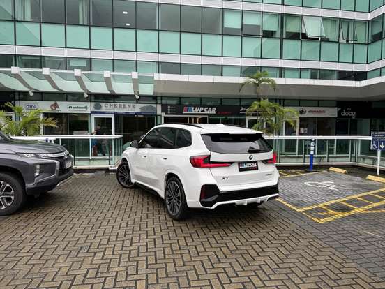 BMW-X1-2023