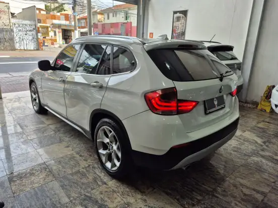 BMW-X1-3.0 24V GASOLINA XDRIVE28I 4P AUTOMÁTICO BMW-X1-2011