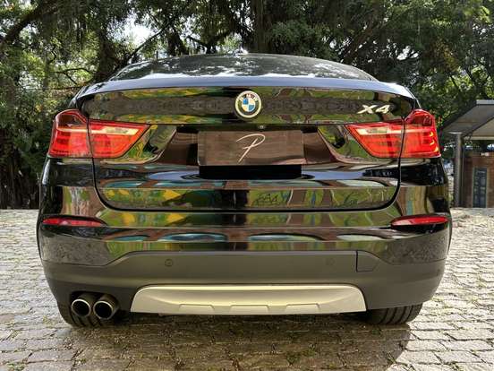 BMW-X4-2015