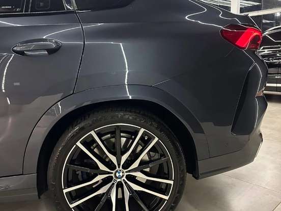 BMW-X6-2021