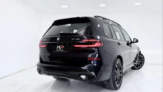 BMW-X7-2025