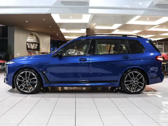 BMW-X7-4.4 V8 GASOLINA M60i STEPTRONIC BMW-X7-2024