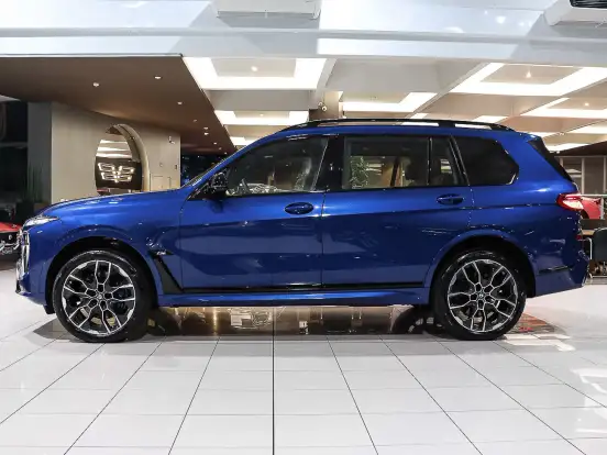 BMW-X7-4.4 V8 GASOLINA M60i STEPTRONIC BMW-X7-2024