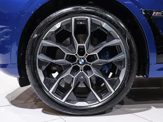 BMW-X7-4.4 V8 GASOLINA M60i STEPTRONIC BMW-X7-2024