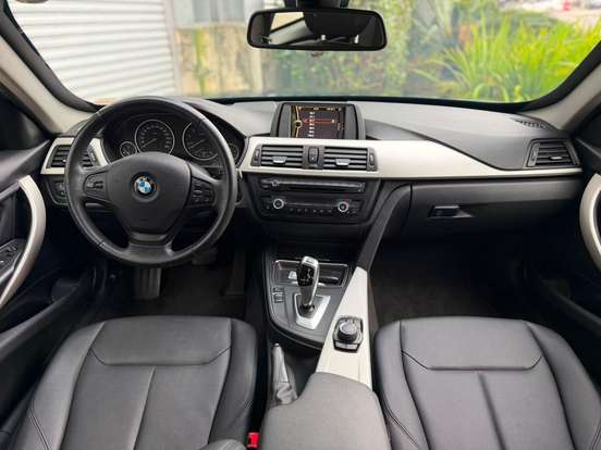 BMW-316i-2013