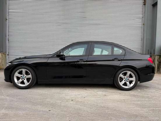 BMW-316i-2013