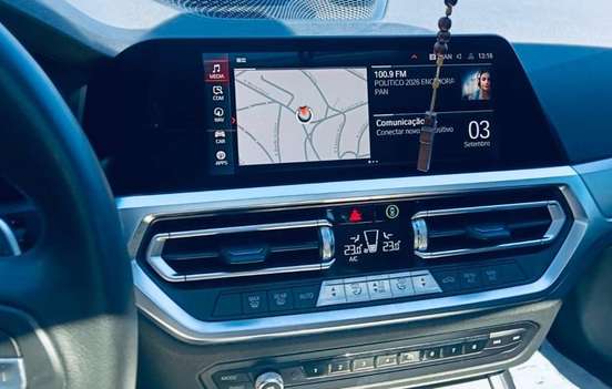 BMW-320i-2021