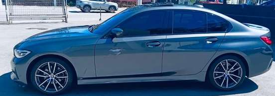 BMW-320i-2021