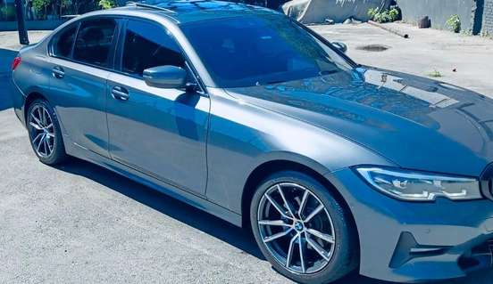 BMW-320i-2021
