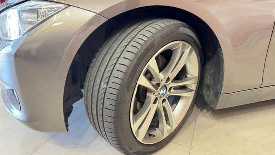 BMW-328i-2012