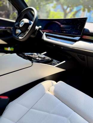 BMW-530e-2024