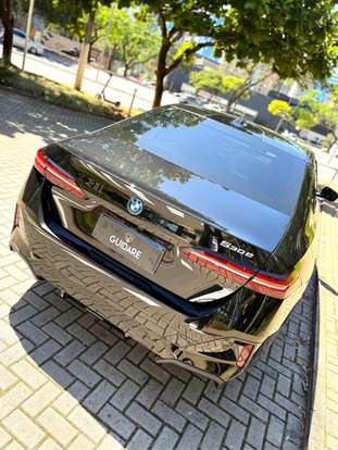 BMW-530e-2024