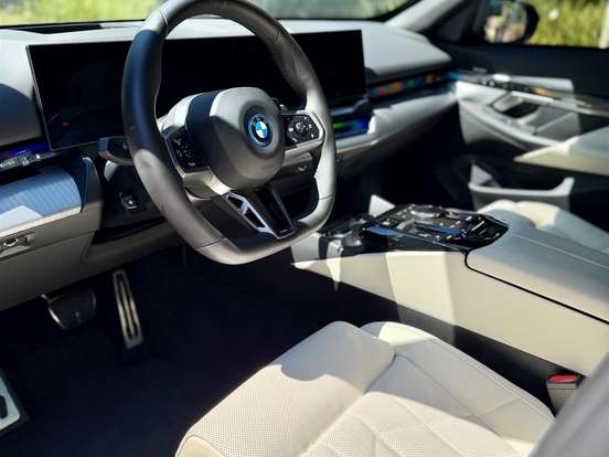 BMW-530e-2.0 TWINPOWER PHEV M SPORT AUTOMÁTICO BMW-530e-2024